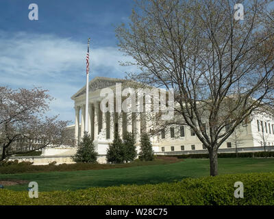 Large vue de la Cour suprême des Etats-Unis à Washington DC Banque D'Images