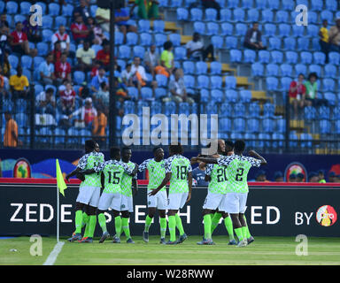 Alexandrie, Egypte. 6 juillet, 2019. Les joueurs du Nigéria célébrer pendant la série de 16 match entre le Nigeria et le Cameroun à la coupe d'Afrique des Nations 2019 à Alexandrie, en Egypte, le 6 juillet 2019. Huiwo Crédit : Wu/Xinhua/Alamy Live News Banque D'Images