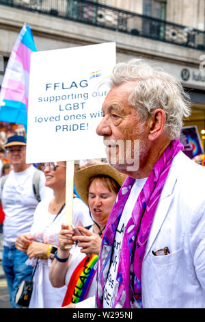 6 juillet 2019 - Sir Ian McKellen, l'acteur et activiste des droits des homosexuels, la participation à la fierté de Londres, UK Banque D'Images