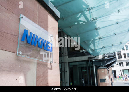 Entrée du siège social de Nikkei dans Bracken House, City of London, UK Banque D'Images