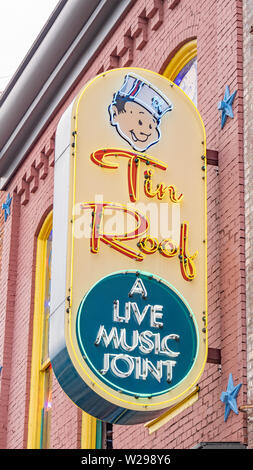 Toit en tôle à Nashville - un mixte de la musique live - Nashville, États-Unis - 15 JUIN 2019 Banque D'Images