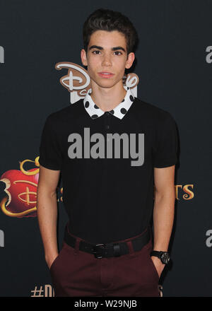 ***PHOTO*** ACTEUR CAMERON BOYCE EST DÉCÉDÉ À L'ÂGE DE 20 ANS AURAIT ÉTÉ À LA SUITE D'UNE SAISIE. BURBANK, CA - le 24 juillet : Cameron Boyce à la première de Disney's 'Descendants' au Walt Disney Studios le 24 juillet 2015 à Burbank, Californie. Credit : PGSK MediaPunch MediaPunch/crédit : Inc/Alamy Live News Banque D'Images