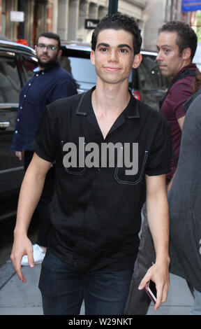 ***PHOTO*** ACTEUR CAMERON BOYCE EST DÉCÉDÉ À L'ÂGE DE 20 ANS AURAIT ÉTÉ À LA SUITE D'UNE SAISIE. NEW YORK, NY - 17 juillet : Cameron Boyce à l'Apple Store de SoHo la promotion de descendants 2 à New York le 17 juillet 2017. Credit : RW/MediaPunch Banque D'Images