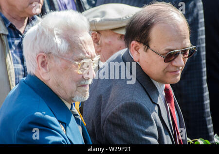 L'Ukraine, Kiev, 9 mai 2014 : Fête de la victoire le 9 mai colonne personnes Banque D'Images