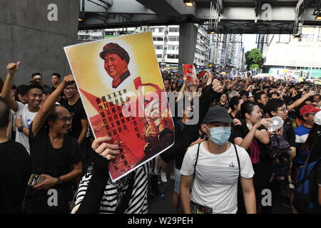 Hong Kong, Chine. 07Th Juillet, 2019. Les manifestants se rassemblent pour prendre part à la manifestation contre la loi sur l'extradition, le 7 juin 2019 à Hong Kong, Chine. Des manifestations pro-démocratie ont continué dans les rues de Hong Kong pour le dernier mois, l'appel pour le retrait total du projet de loi sur l'extradition d'une controverse. Le chef de l'exécutif de Hong Kong Carrie Lam a suspendu la loi indéfiniment, mais les manifestations ont continué avec des manifestants réclament maintenant sa démission. Credit : AFLO Co.,Ltd/Alamy Live News Banque D'Images