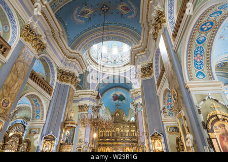 Lviv, Ukraine - Juillet 2, 2019 : l'intérieur de la basilique de consigner vos bagages l'Assomption de la Bienheureuse Vierge Marie à Lviv, Ukraine Banque D'Images