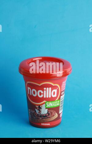 Saragosse en Espagne. 18 septembre 2018, marque Nocilla pot de crème de cacao, fabriquée en Espagne Banque D'Images