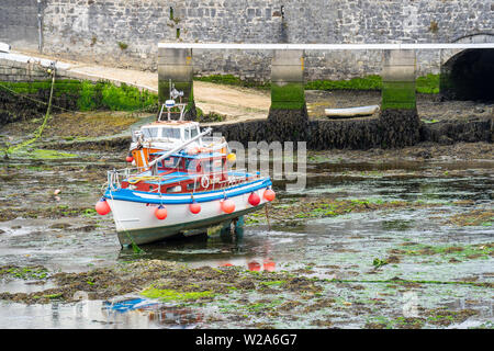 Marée basse dans le port de Castletown, Ile de Man Banque D'Images