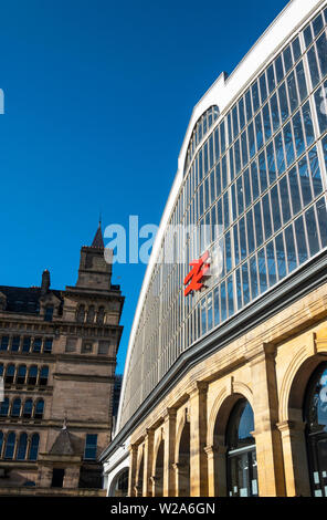 Styles de l'architecture contrastée à Liverpool, en Angleterre Banque D'Images