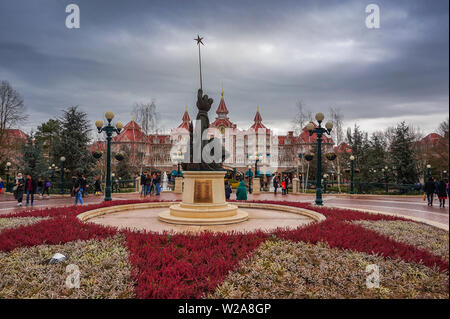 Vue extérieure de Marne La Vallee, France,le Disneyland Hotel at Disneyland Paris parc à thème (Euro Disney), la France, l'Europe. Banque D'Images