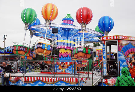 Une vue générale de la fête foraine au 2019 Northampton de ville tous Banque D'Images