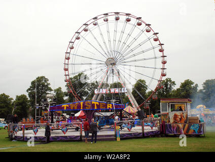 Une vue générale de la fête foraine au 2019 Northampton de ville tous Banque D'Images