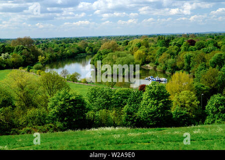 Portrait de Tamise vu de Richmond Hill, au sud-ouest de Londres. Banque D'Images