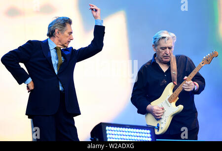 Bryan Ferry effectuant à l'heure d'été britannique à Hyde Park, Londres. Banque D'Images