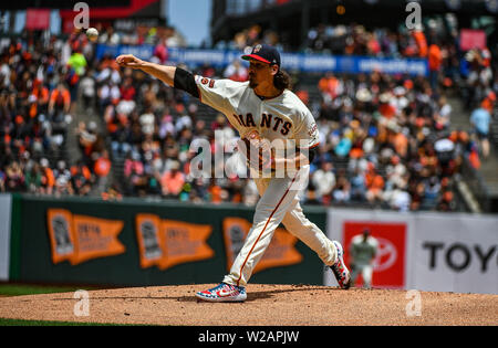 San Francisco, Californie, USA. 7 juillet, 2019. Le lanceur partant des Giants de San Francisco Jeff Samardzija (29) emplacements en première manche au cours de la MLB match entre les Cardinals de Saint-Louis et les Giants de San Francisco au parc d'Oracle à San Francisco, Californie. Chris Brown/CSM/Alamy Live News Banque D'Images