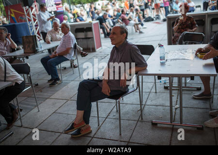 Athènes, Grèce. 07Th Juillet, 2019. 07 juillet 2019, de la Grèce, Athènes : des partisans du parti Syriza regardez la sortie des urnes à Athènes. Baltagiannis Crédit : Socrates/dpa/Alamy Live News Banque D'Images