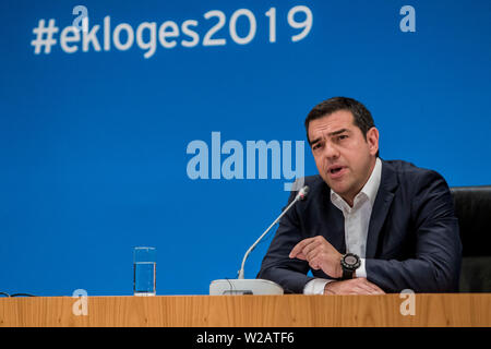 Athènes, Grèce. 7 juillet, 2019. Le Premier ministre grec Alexis Tsipras aborde les médias au Zappeion Hall à Athènes, Grèce, le 7 juillet 2019. Alexis Tsipras a reconnu sa gauche radicale du parti SYRIZA pour vaincre les conservateurs dans les élections générales de dimanche, la première à être effectuée depuis la Grèce est sorti de l'été dernier, les programmes de renflouement. Credit : Panagiotis Moschandreou/Xinhua/Alamy Live News Banque D'Images