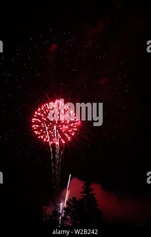 Le feu d'artifice sur la quatrième de juillet 2019 dans la région de Estes Park, Colorado Banque D'Images