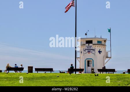 Vue panoramique de la plage principale à Laguna Beach, Californie Banque D'Images