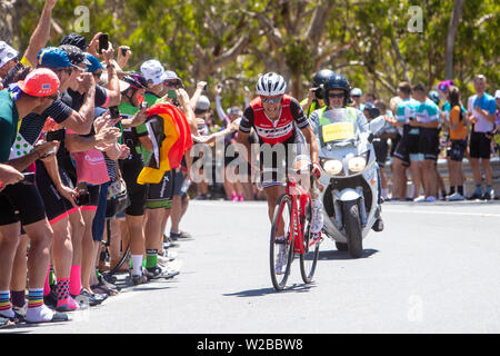 ADELAIDE, AUSTRALIE - 20 janvier. Richie Porte de l'Australie et l'Trek-Segafredo a d'abord de vieux Alan Jaume & Fils Hill Climb tour final lors de l'étape 6 Banque D'Images