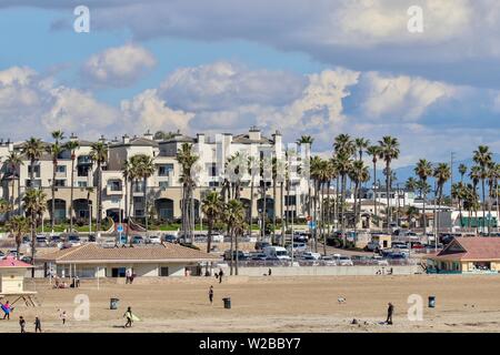 Huntington Beach Californie côte voir les hôtels et de la plage Banque D'Images