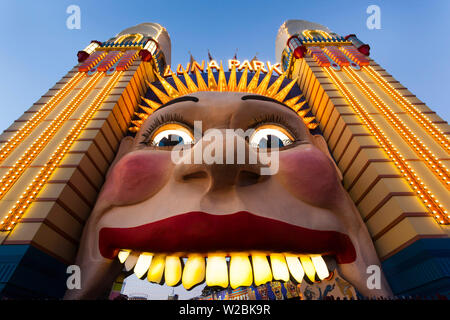 L'Australie, New South Wales, NSW, North Sydney, Milson's Point, Luna Park entrance Banque D'Images