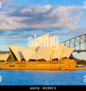 Opéra de Sydney et le Harbour Bridge, Darling Harbour, Sydney, New South Wales, Australia Banque D'Images