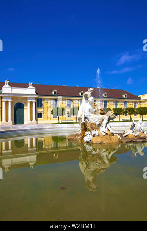 Fontaine à Palais de Schonbrunn, Vienne, Autriche, Europe Centrale Banque D'Images