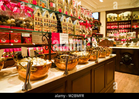 Belgique, Bruges, boutique de chocolats belges, des chocolats Banque D'Images