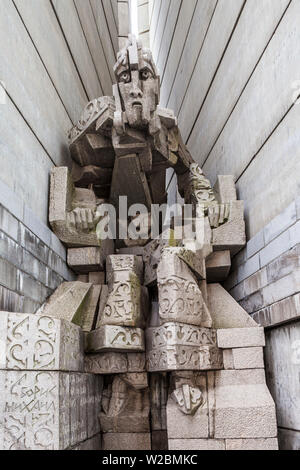 La Bulgarie, montagnes centrales, Shumen, créateurs de l'époque soviétique, de l'Etat bulgare, Monument construit en 1981 pour célébrer le premier Empire bulgare a 1300e anniversaire Banque D'Images