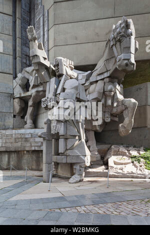 La Bulgarie, montagnes centrales, Shumen, créateurs de l'époque soviétique, de l'Etat bulgare, Monument construit en 1981 pour célébrer le premier Empire bulgare a 1300e anniversaire Banque D'Images