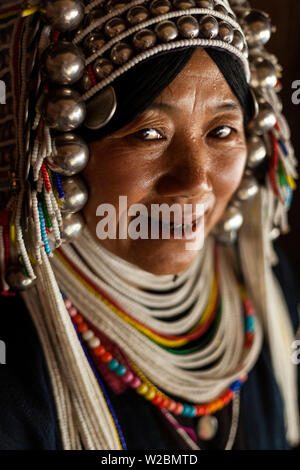 Femme Akha, hill-tribu, nr Kyaing Tong, le Golden Triangle, le Myanmar (Birmanie) Banque D'Images