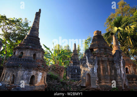 Myanmar (Birmanie), l'État Shan, au Lac Inle, Village Nyaung Ohak Inthein ruines anciennes Banque D'Images