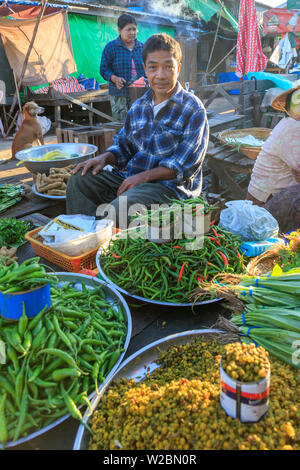 Myanmar (Birmanie), l'État de Rakhine, Sittwe, légumes du marché local Banque D'Images