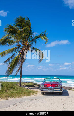 1959 Dodge Custom Convertible Lancer fidèles, Playa del Este, La Havane, Cuba Banque D'Images