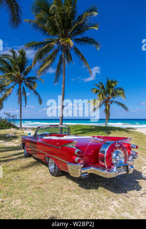 1959 Dodge Custom Convertible Lancer fidèles, Playa del Este, La Havane, Cuba Banque D'Images