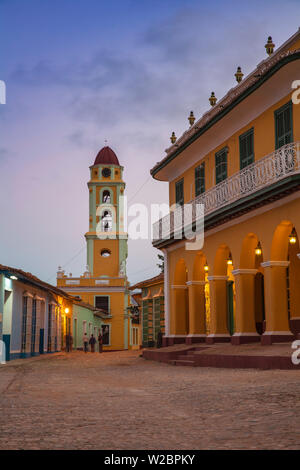 Cuba, Trinidad, Plaza Mayor, Musée Romantico et Musée National de la Lucha Contra Bandidos - ancien couvent de San Francisco de AsÃ-si Banque D'Images