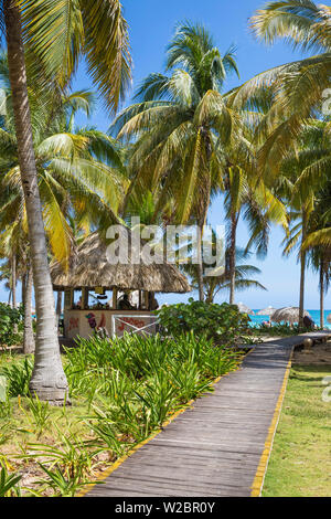 Cuba, province de Ciego de Avila, Jardines del Rey, Cayo Coco, la plage de Las Coloradas, bar à jus dans des jardins de l'hôtel Sol Cayo Coco hotel Banque D'Images