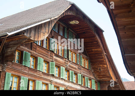 Chalet traditionnel, Simmental, Berner Oberland, Suisse Banque D'Images