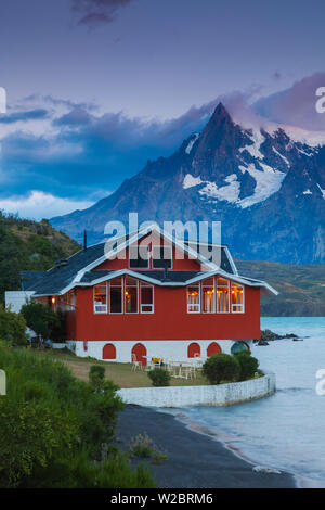 Le Chili, région de Magallanes, Parc National Torres del Paine, Lago Pehoe, Hosteria Pehoe Banque D'Images