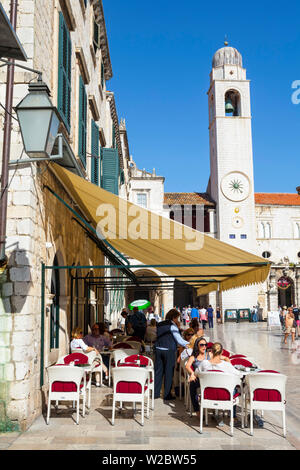 Cafe & Bar ligne Dubrovniks du Stradun pittoresque (Plaka), Dubrovnik, Dalmatie, Croatie Banque D'Images