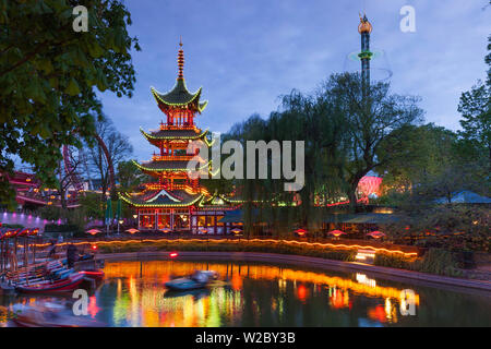 Le Danemark, la Nouvelle-Zélande, les jardins de Tivoli, Copenhague Amuseument Park, pavillon chinois Banque D'Images