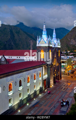 Église de la Vierge de l'eau sainte, Nuestra Senora del Agua Santa, de style néo-gothique, construite avec des roches volcaniques, Banos Tungurahua, Equateur, Province Banque D'Images