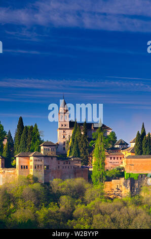 Espagne, Andalousie, province de Grenade, Grenade, Alhambra à partir du Sacramonte Banque D'Images