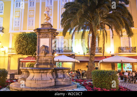 Restaurant dans la Plaza de Cairasco, Triana, Las Palmas de Gran Canaria, Gran Canaria, Îles Canaries, Espagne, l'océan Atlantique, l'Europe Banque D'Images