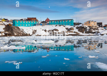 Le Groenland, baie de Disko, Ilulissat, la ville de glace flottante, coucher du soleil Banque D'Images