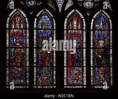 Un vitrail du 13ème siècle représentant des rois Philippe, Henry, Henry Claude et empereur Frederick, la cathédrale de Notre Dame Banque D'Images