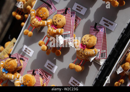 Souvenirs en vente dans petit France domaine de Strasbourg France Banque D'Images