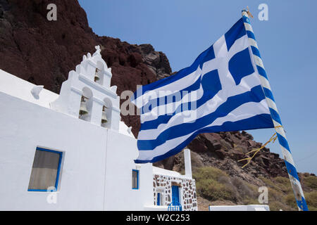 Chapelle par red beach, Santorin (thira), îles Cyclades, Grèce Banque D'Images