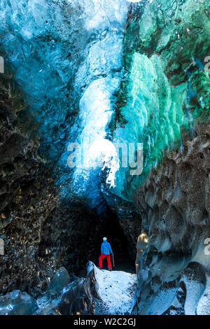 La grotte de glace glaciaire, Svinafellsjokull glacier, le parc national de Skaftafell, l'Islande Banque D'Images